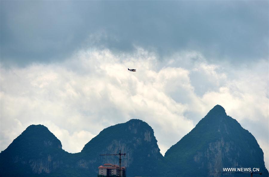 Turistas no sul da China contam com serviço de transporte hidroviário