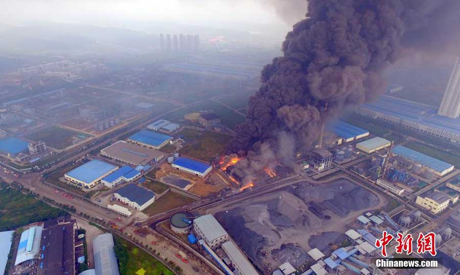 Incêndio atinge usina química no centro da China; não há relatos de mortes