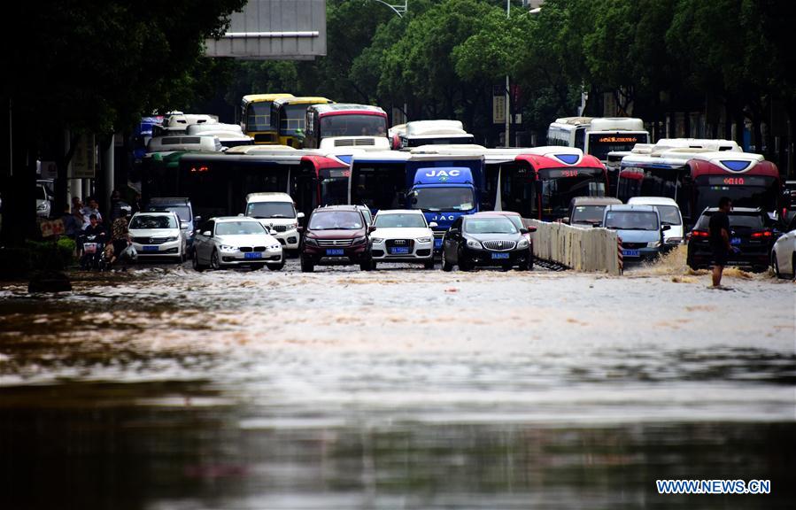 Tempestade atinge centro da China