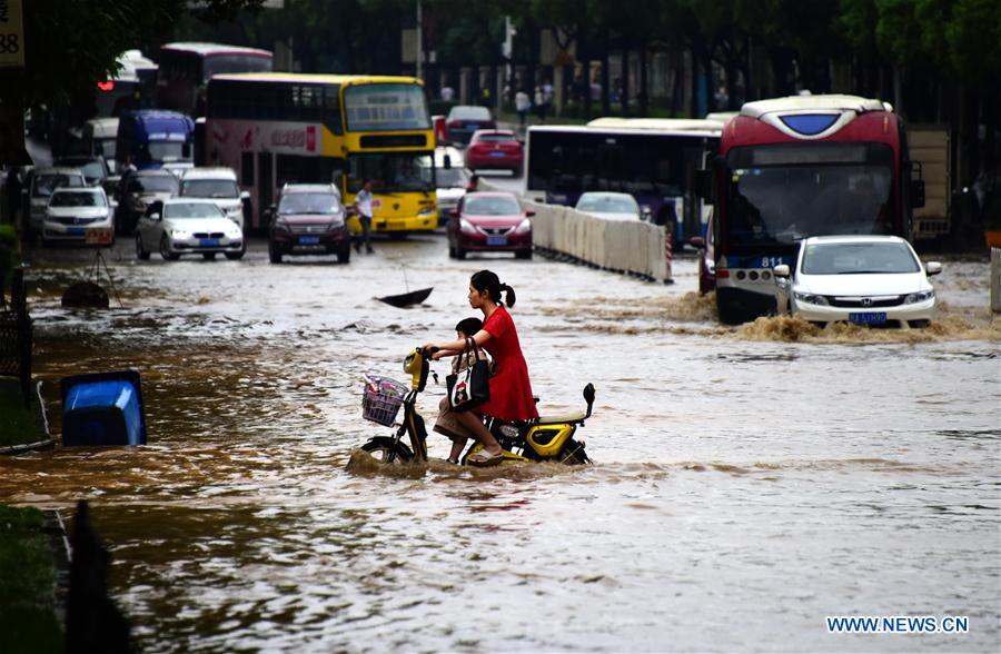 Tempestade atinge centro da China