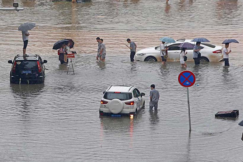 Chuva torrencial atinge cidade no centro da China