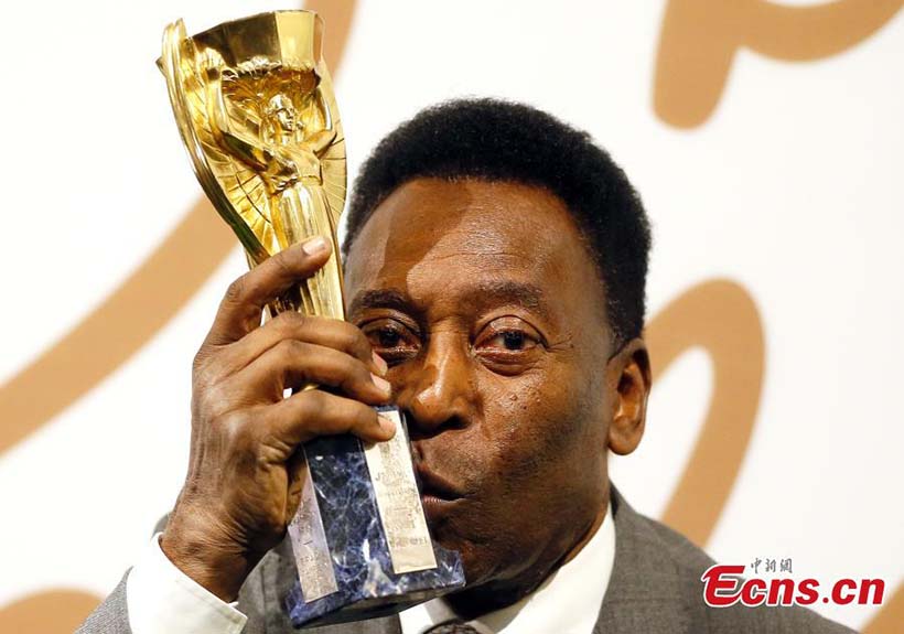 Pelé oferecerá 2 mil itens das suas lembranças pessoais dos tempos de futebolista para leilão