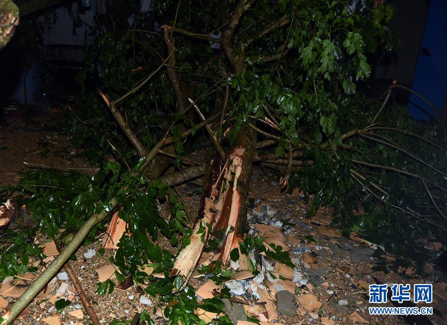 Tornado forte atinge sul da China