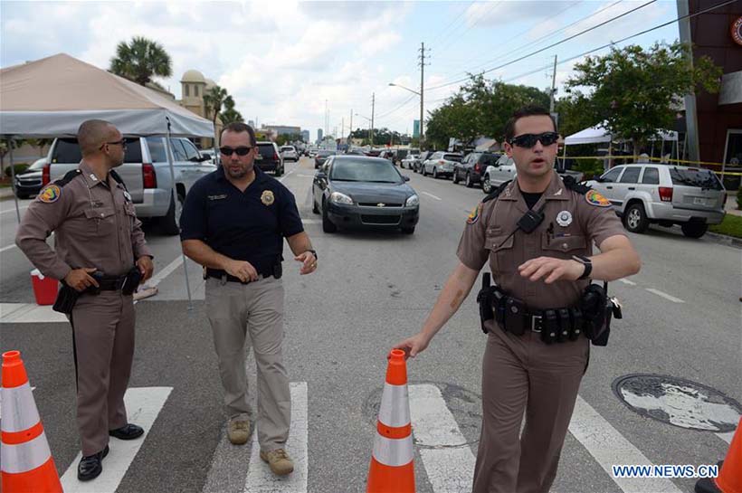 Tiroteio em discoteca LGBT na Florida provoca pelo menos 50 mortos e 53 feridos