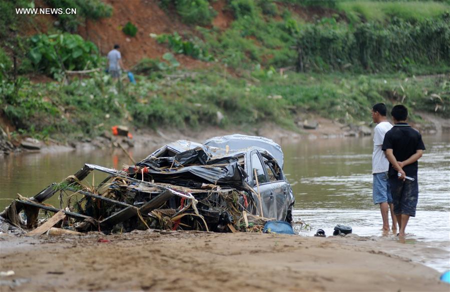 Chuva pesada deixa um morto e outro desaparecido no sul da China