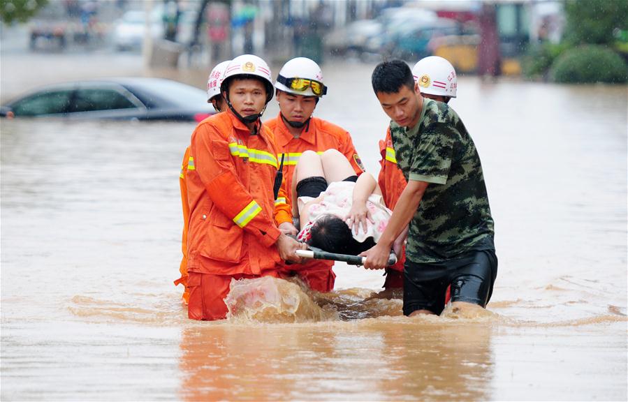 Chuva e deslizamentos de terra deixam 13 mortos e 13 desaparecidos na China