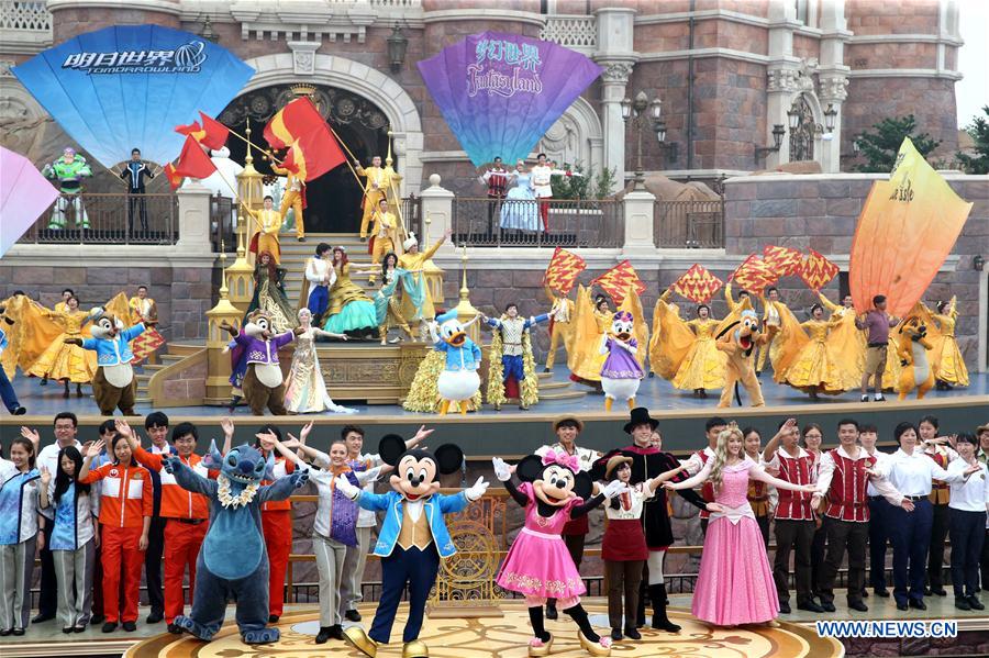 Disney inaugura seu primeiro parque na parte continental da China