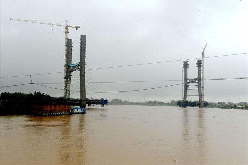 Chuva contínua provoca pelo menos 65 mortos na China