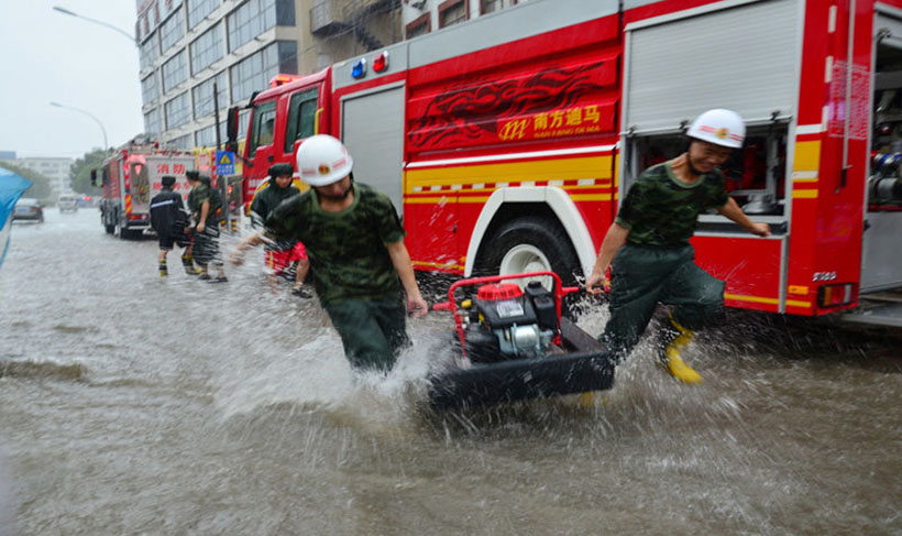 Chuva contínua provoca pelo menos 65 mortos na China