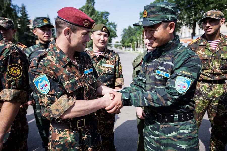 China e Rússia organizam exercícios militares antiterrorismo conjuntos