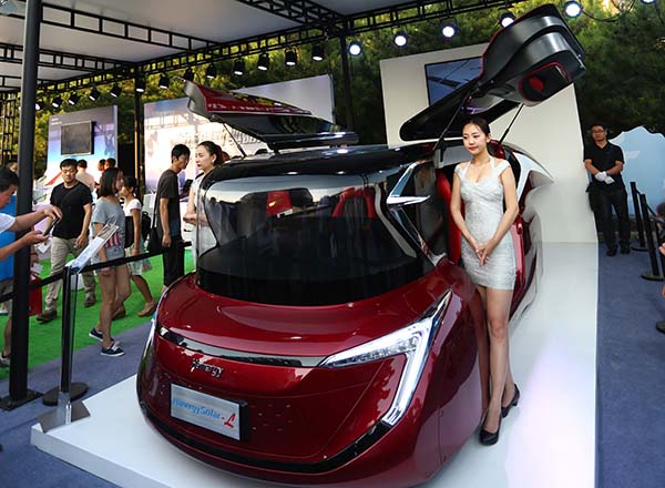 Hanergy revela carro conceito movido a energia solar