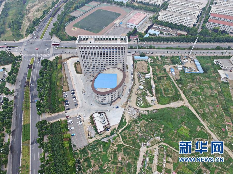 Novo edifício com formato semelhante a um “vaso sanitário” em universidade chinesa despoleta atenção pública 