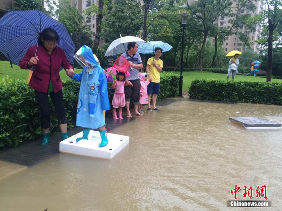 Alagamento inunda a cidade chinesa à beira do rio Yangzté