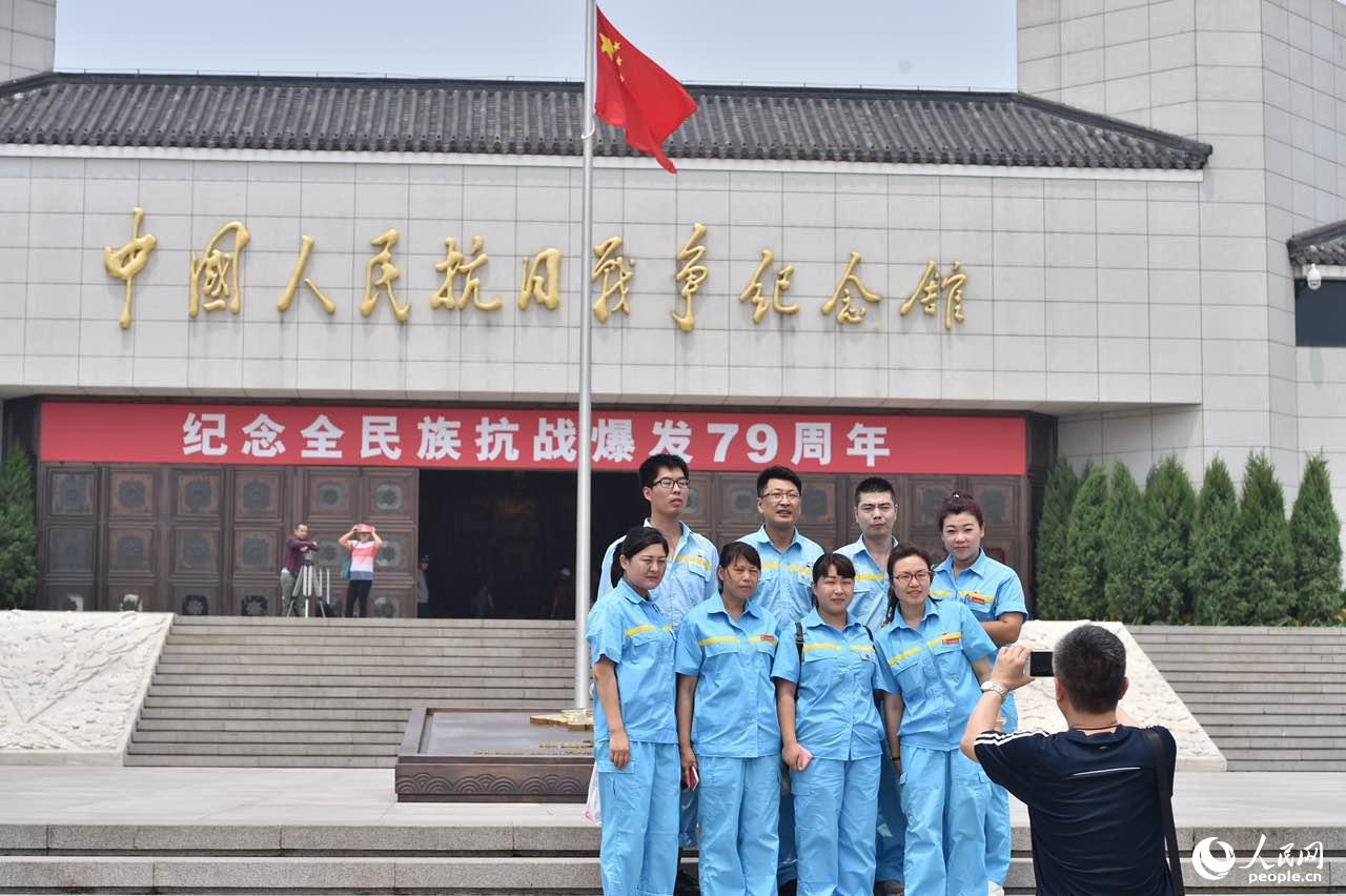 Visitantes acorrem ao museu memorial em homenagem ao 79º aniversário do Incidente da Ponte Marco Polo