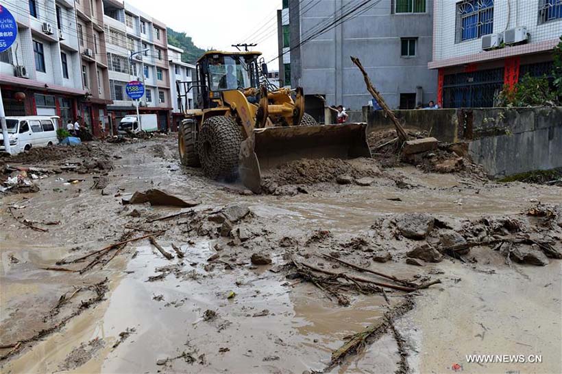 Tufão Nepartak deixa seis mortos e oito desaparecidos no leste da China