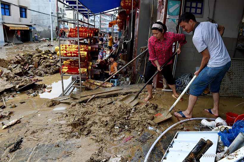 Tufão Nepartak deixa seis mortos e oito desaparecidos no leste da China