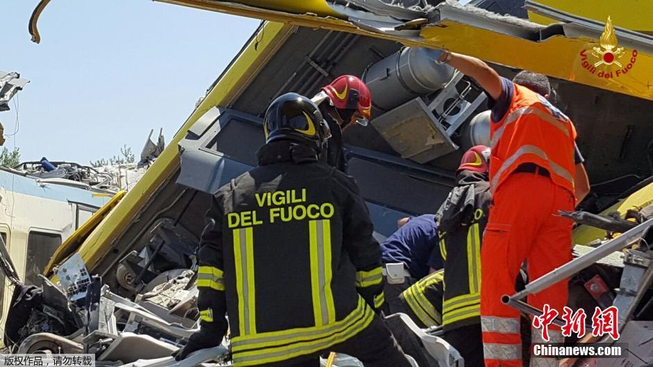 Colisão entre dois trens deixa dezenas de mortos e feridos em Itália