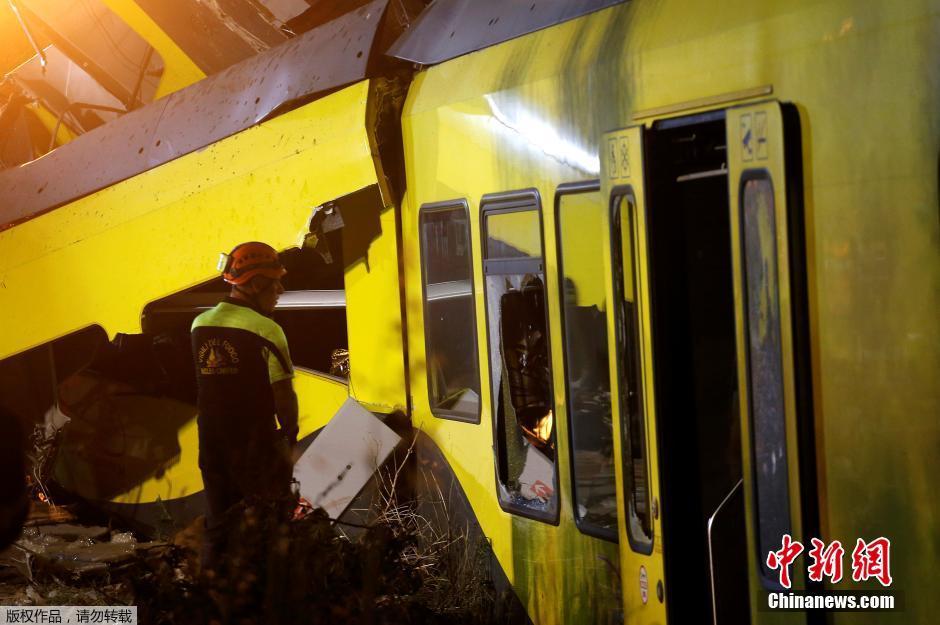 Colisão entre dois trens deixa dezenas de mortos e feridos em Itália