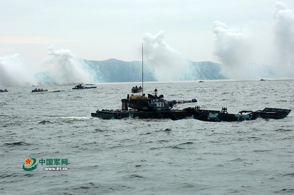 Tropa de fuzileiros navais organiza exercício militar no Mar do Sul da China