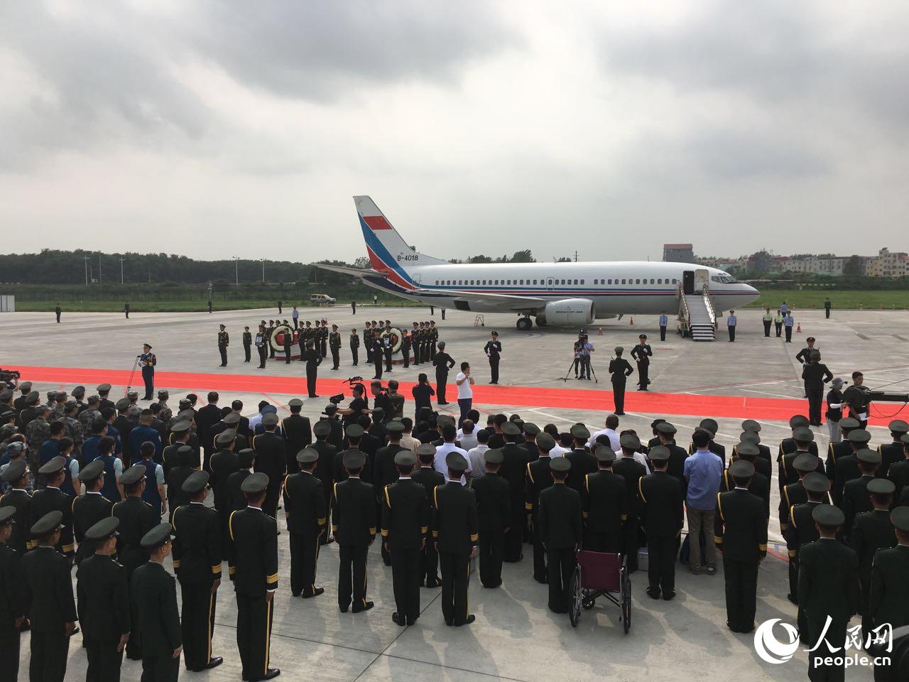 Restos mortais de dois soldados chineses da ONU mortos no Sudão do Sul transladados para a China