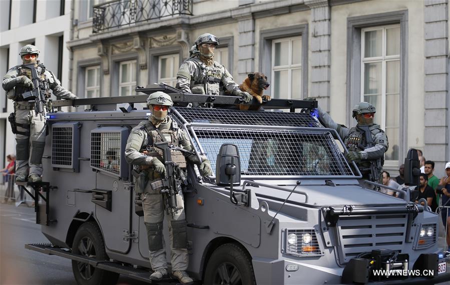 Bruxelas realiza parada militar para celebrar Dia Nacional