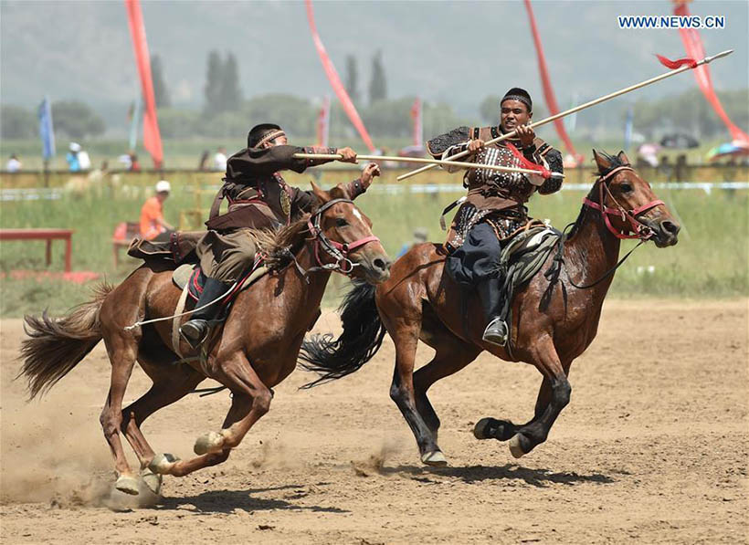 Festival do Nadam é realizado no norte da China