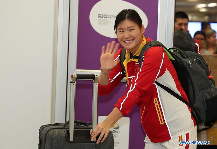 Equipe de natação da China chega ao Rio