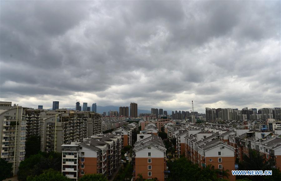 Guangdong emite alerta máximo com a chegada do tufão Nida