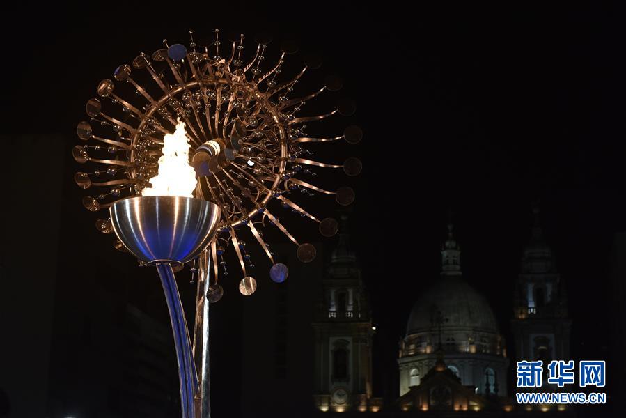 Rio 2016 estabelece pira popular no centro da Cidade