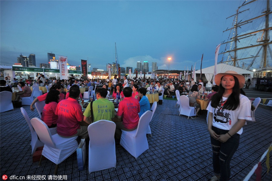 Qingdao se delicia em festa com frutos do mar