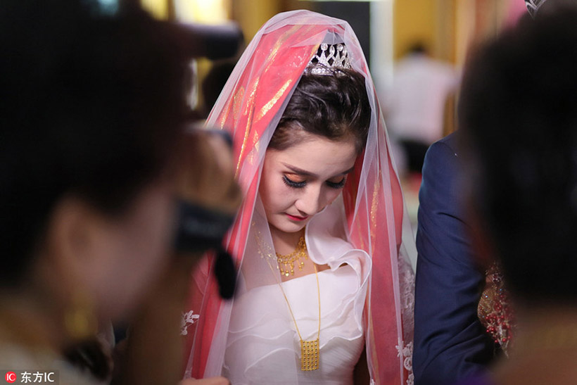 Dança, comida e religião, tudo sobre um casamento em Xinjiang