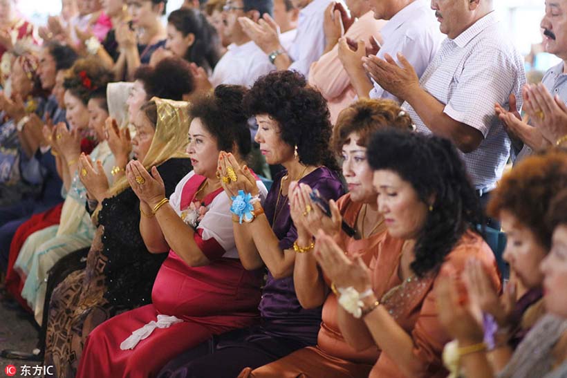 Dança, comida e religião, tudo sobre um casamento em Xinjiang