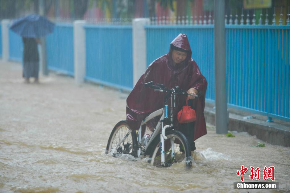 Tufão Dianmu chega ao sul da China