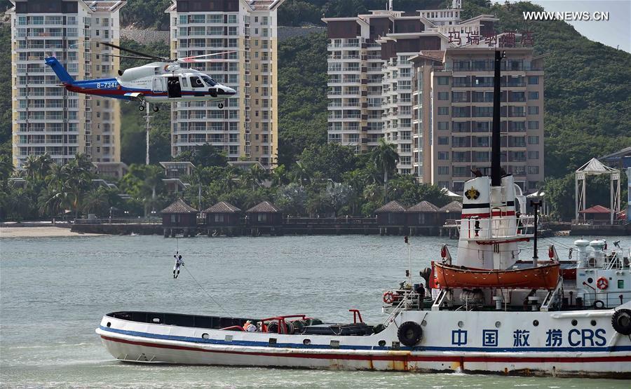 Exercício de resgate de emergência realizado em Sanya