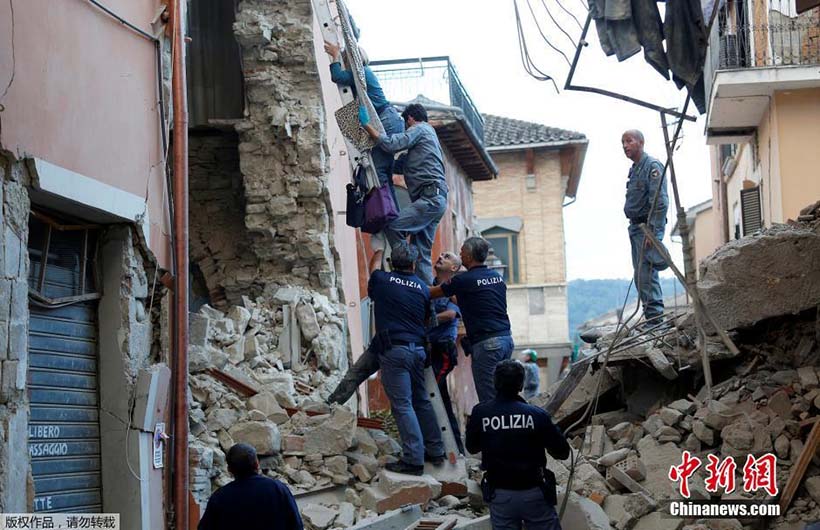 Número de mortos em terremoto na Itália aumenta para 159