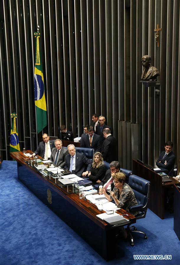 Dilma Rousseff denuncia “golpe” perante senado