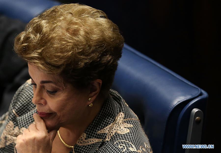 Dilma Rousseff denuncia “golpe” perante senado