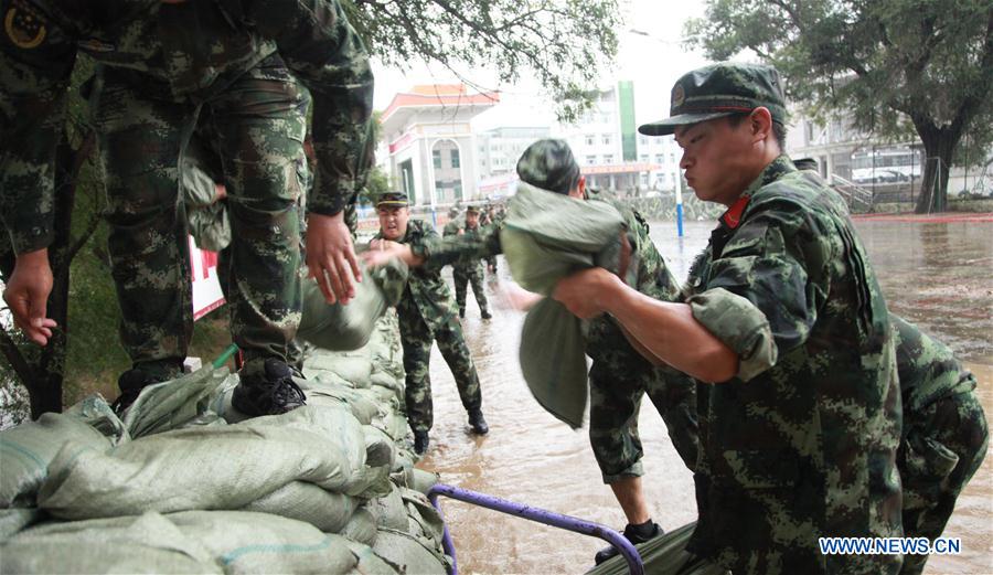 Forte chuva tira milhares de casa após tufão no nordeste da China