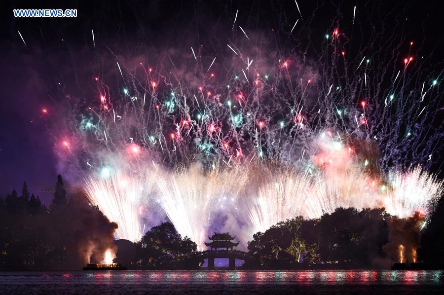 China dá as boas-vindas aos líderes do G20 com cerimônia de abertura no Lago do Oeste