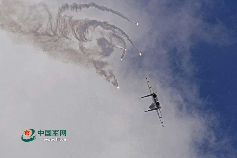 Força Aérea da China realiza exercício militar aberto ao público na província de Liaoning