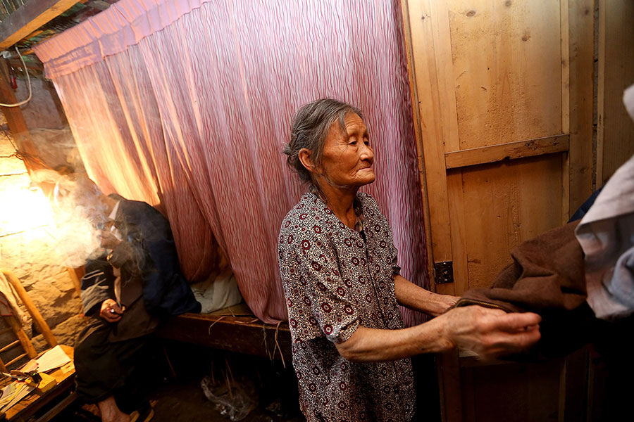 Casal chinês vive em caverna há 54 anos