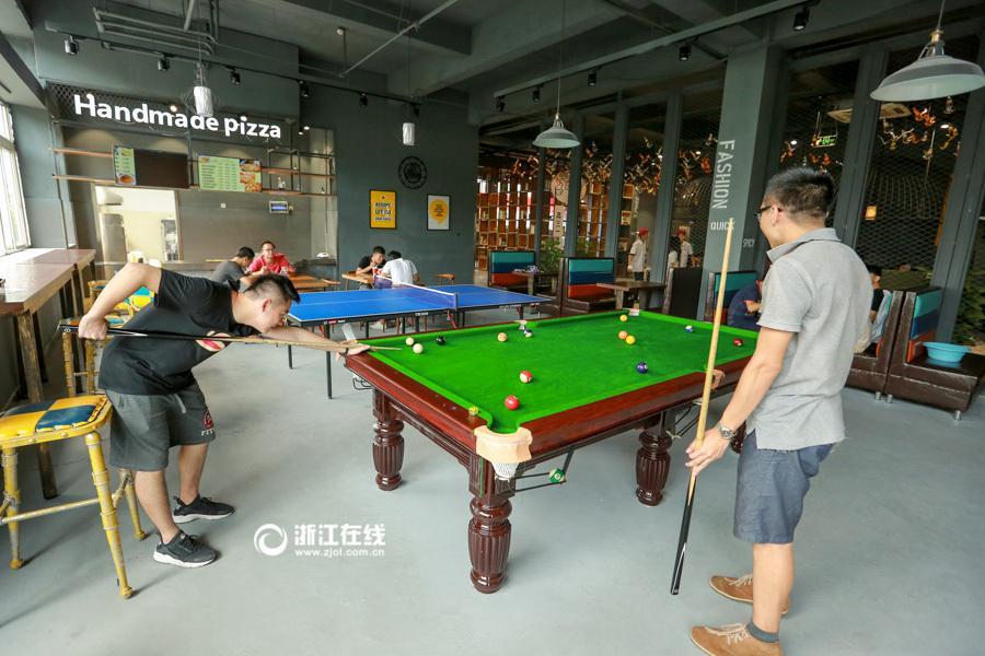 Insólito: Universidade chinesa decora refeitório de forma criativa