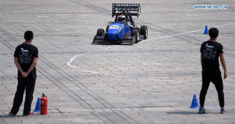 Estudantes chineses preparam-se para competir na 2016 Formula Student China