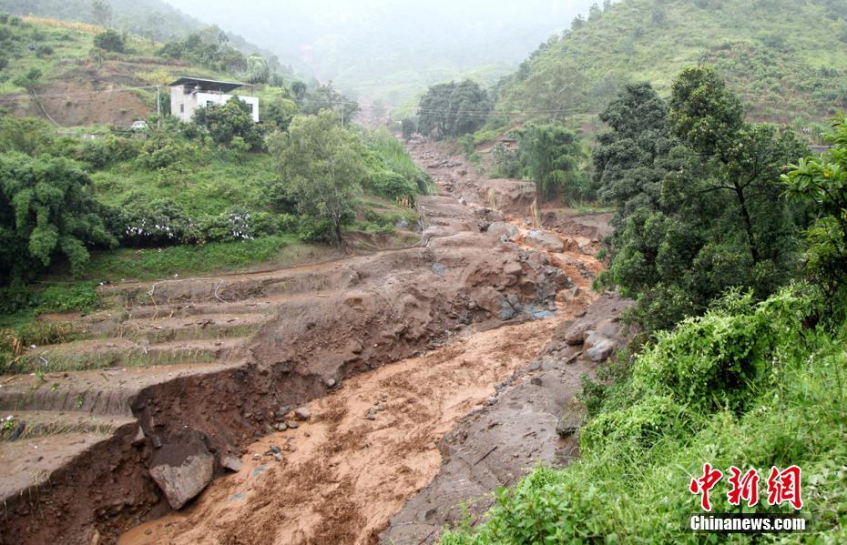 Chuvas fortes deixam 6 mortos e 11 desaparecidos em Sichuan