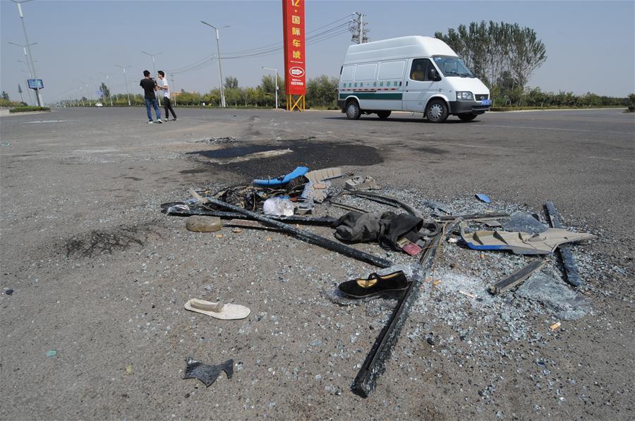 Colisão entre ônibus escolar e caminhão deixa 13 feridos no centro da China