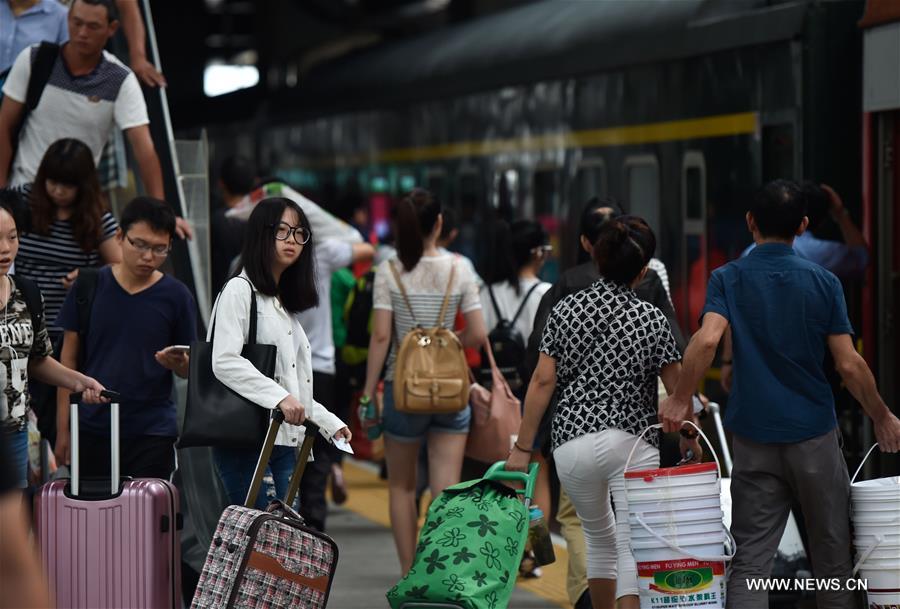 Chineses deslocam-se em massa durante semana de férias do Dia Nacional da China