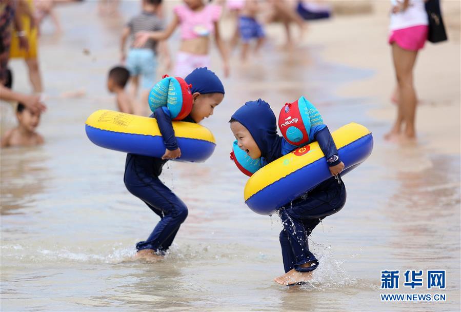 Destinos turísticos da China recebem 593 milhões de visitantes durante “semana dourada”