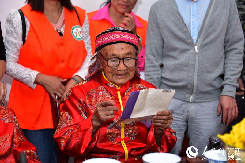 Província de Jiangxi celebra aniversário de cinco idosas centenárias