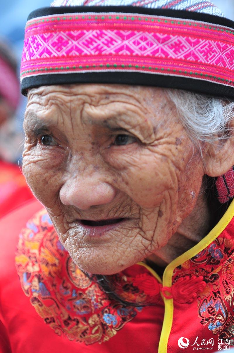 Província de Jiangxi celebra aniversário de cinco idosas centenárias