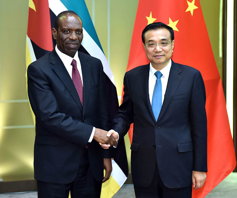 Li Keqiang reúne-se com chefes de Governo de Cabo Verde, Guiné Bissau e Moçambique em Macau